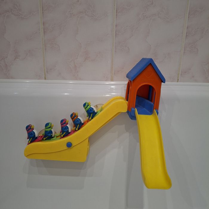 Іграшка для вани Tomy Пингвіни на водній гірці