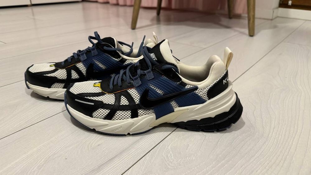 Nike V2K RUN męskie 42