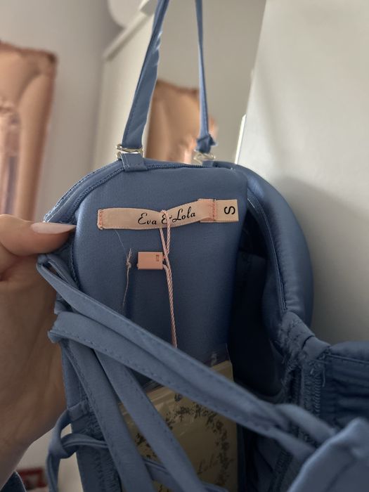 Sprzedam długa gorsetowa sukienkę