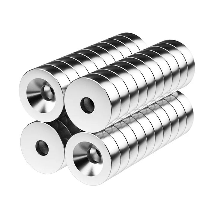 НИОДИМОВЫЕ МАГНИТЫ 10*2,5мм с отверстием 3мм. Цена 120грн за 20шт.