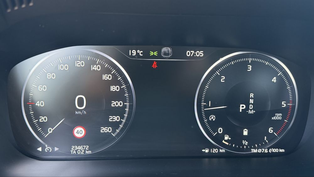 Volvo XC60 2021 2.0 дизель повний привід офіційна