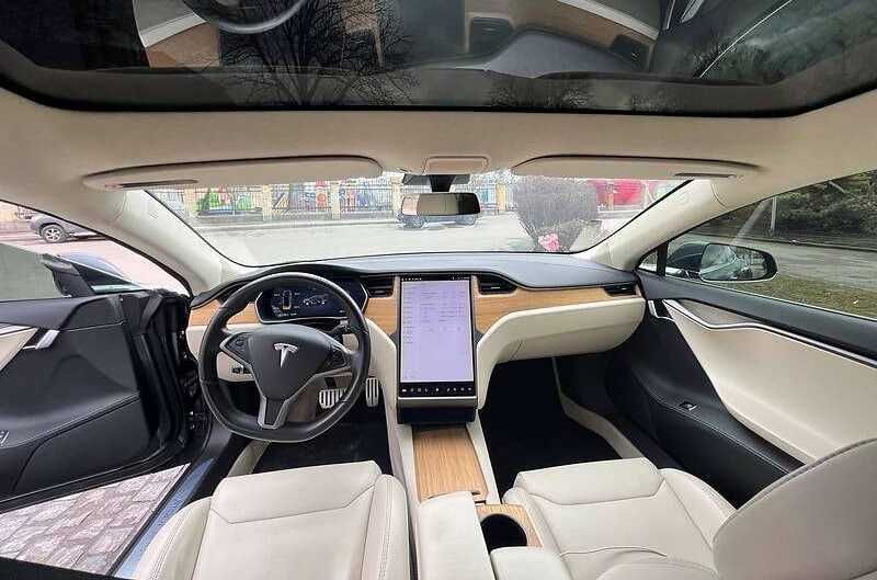 Tesla Model S 2018
