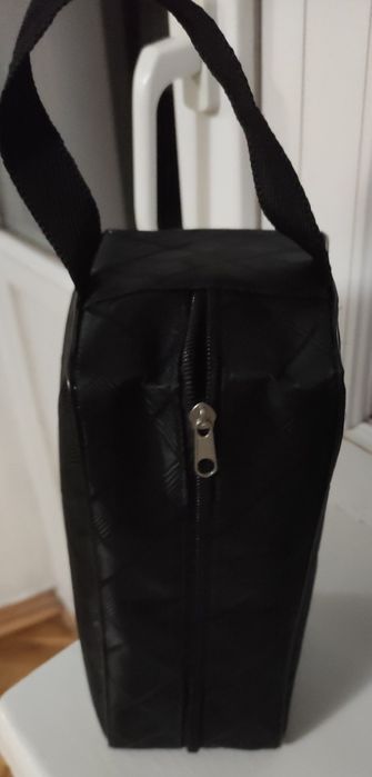 Продам сумку для судочков под обед. Почти новая.