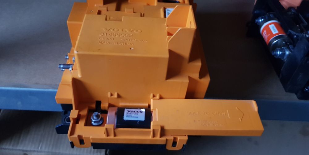 Moduł BDU Plug-in Hybrid Volvo 3‌1‌4‌0‌9‌3‌82 NOWE