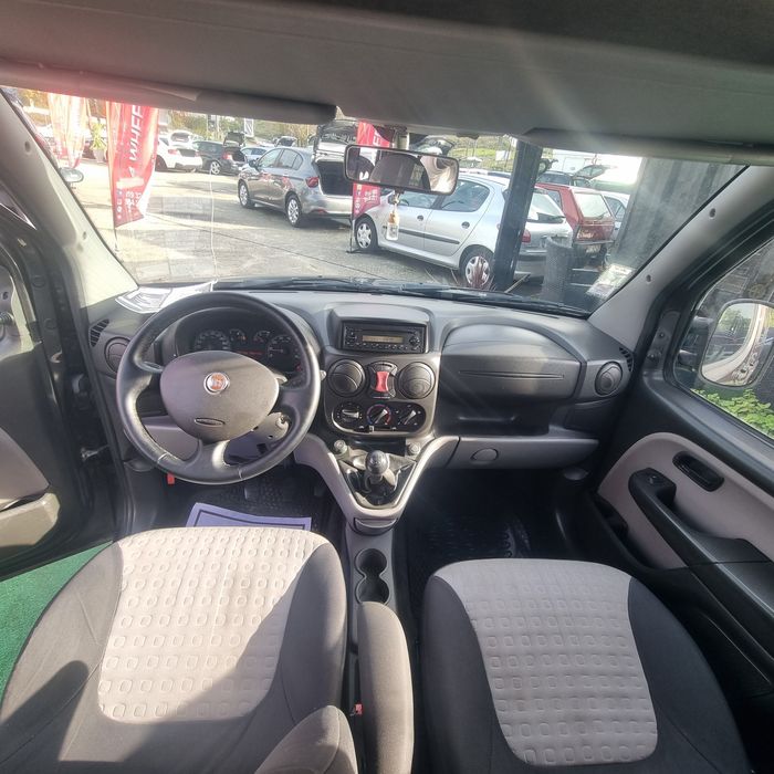 Fiat Doblo (7 lugares)
