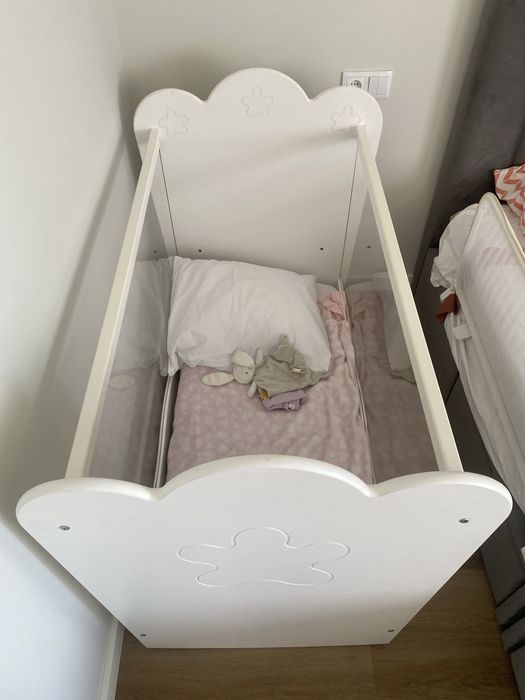 Berço laterais transparentes