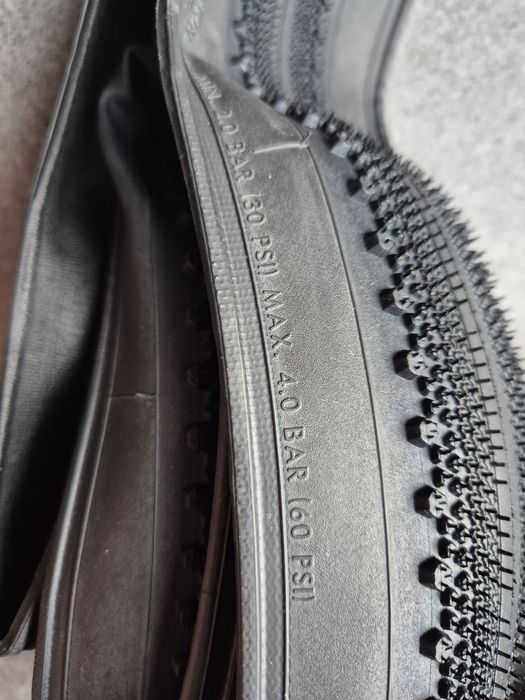 Vredestein Aventura Seta 700x44 komplet Nowe gravel