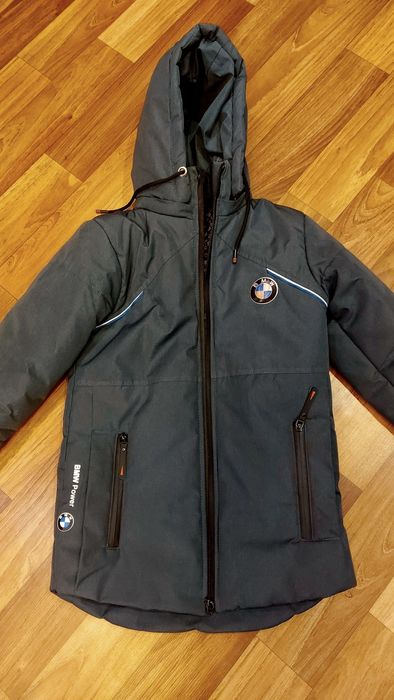 Демисезонную куртку на мальчика 10-11 лет