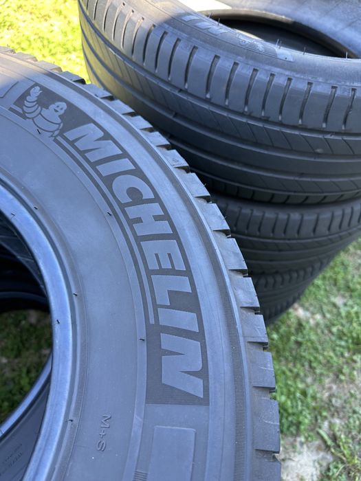 225/75/16c Michelin Aglis