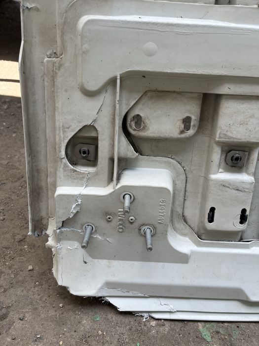 Продам капот на івеко