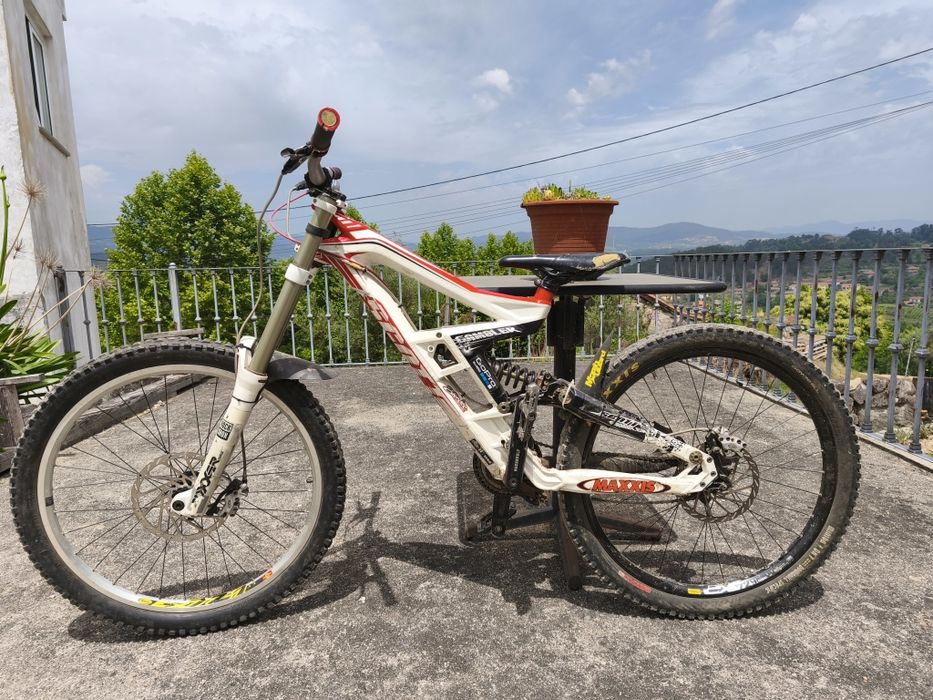 Bicicleta downhill 26 Scott Gambler