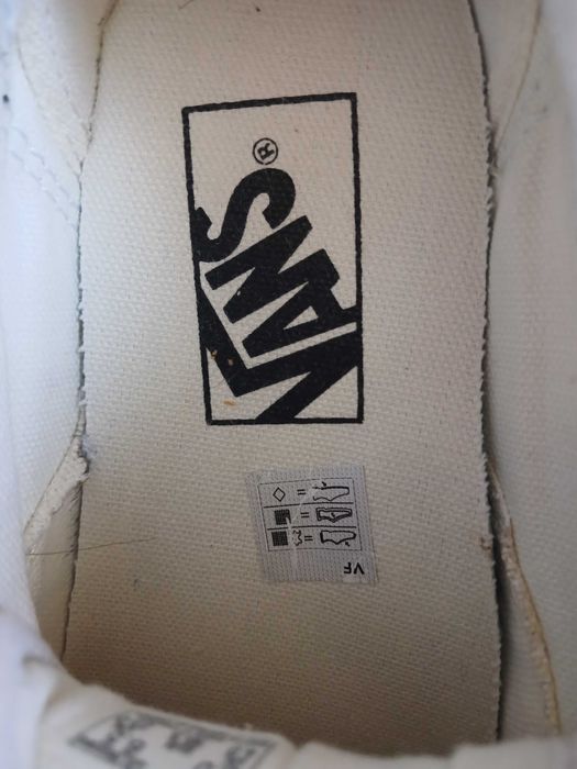 Кеди Vans оригінал ,23,5 см,стан нових (Одягненні один раз,малуваті)