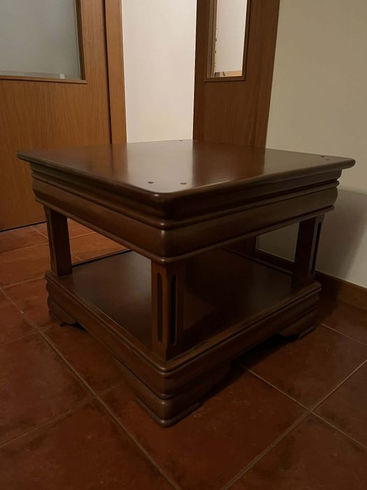 Mesa pequena para sala
