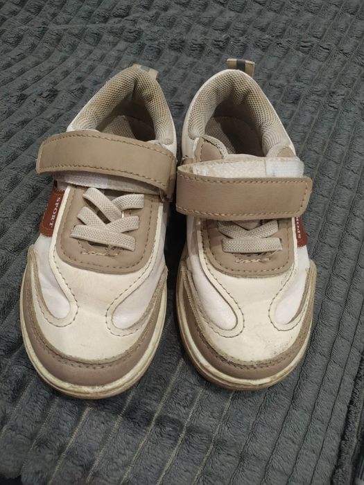 Продам дитячі кросівки