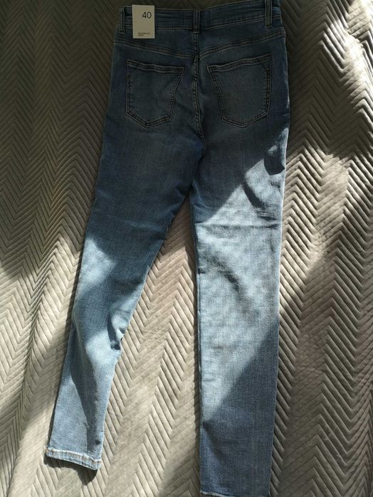 Nowe spodnie jeansy slim - reserved