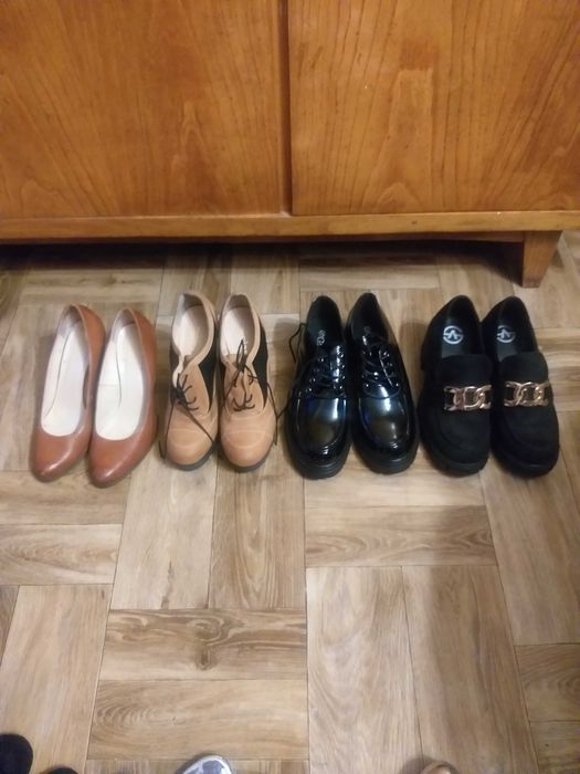 Buty damskie rozmiar 39 w bdb stanie