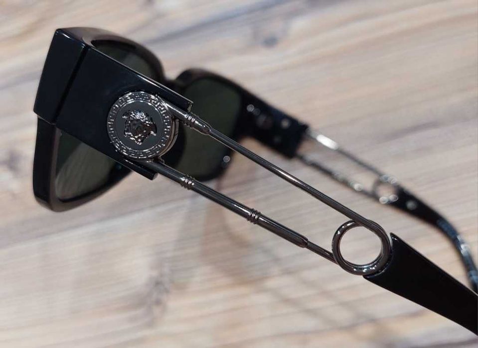 Duże męski okulary przeciwslonieczne 4412 od Versace!