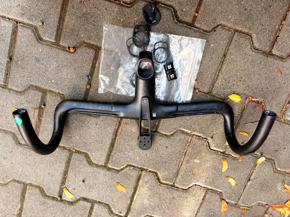 Kierownica karbonowa Canyon H31 Ergocockpit CF 440 mm / 110 mm