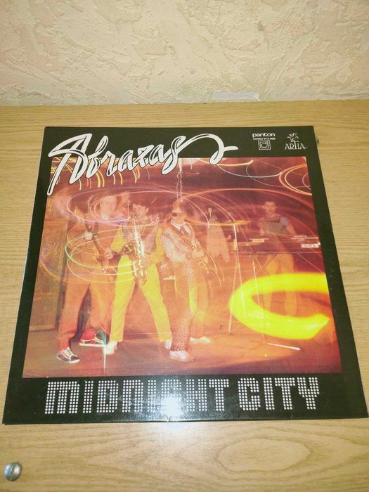Вінілова платівка Abrazas Midnight City  NM