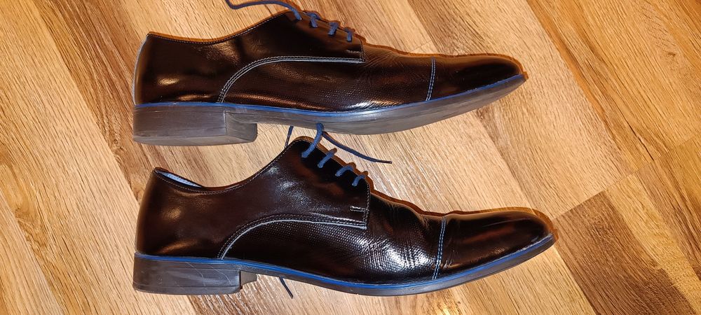 Czarne skórzane buty rozmiar 43