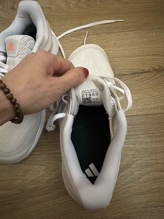 Sapatilhas Adidas Avanccourt 3 para tenis ou padel (nunca usadas)