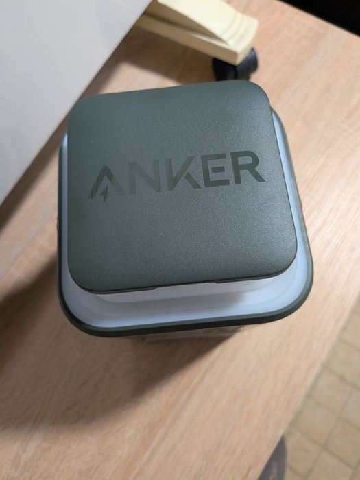 Павер банк Anker 548