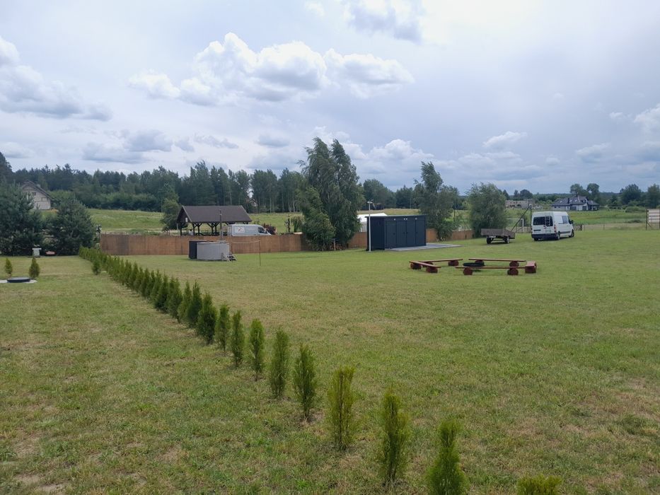 Pole namiotowe -camping nad jeziorem Narie