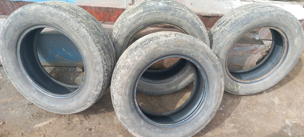 Продам літню гуму Bridgestone 195/65/15 4шт.б/в