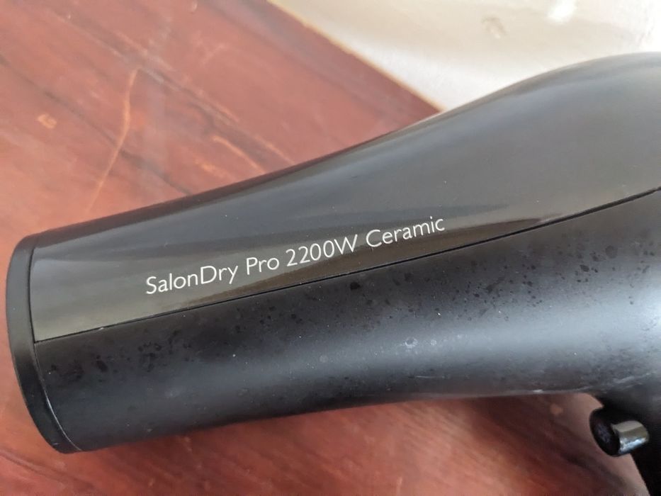 Suszarka Philips SalonDry Pro 2200W Ceramic + 3 końcówki