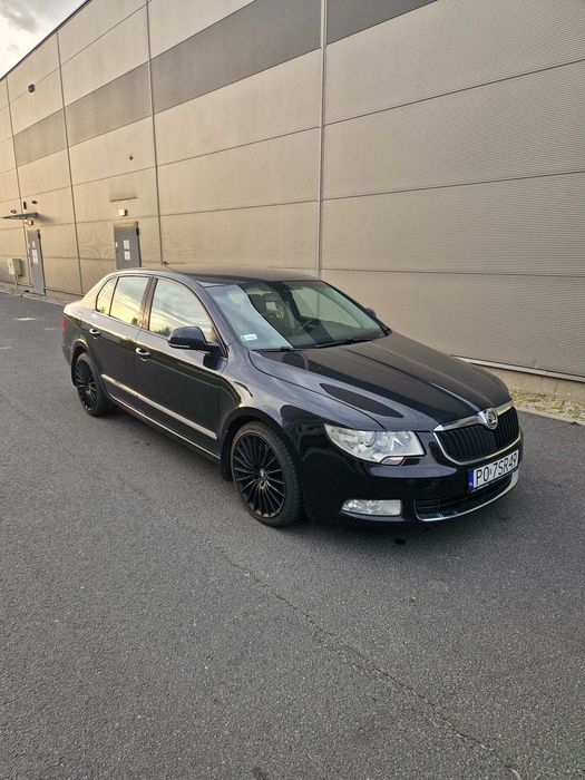 samochód skoda superb