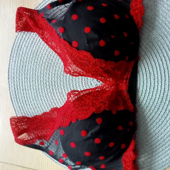 Biustonosz push up,balkonetka,z koronką Intimissimi Giorgia 75C