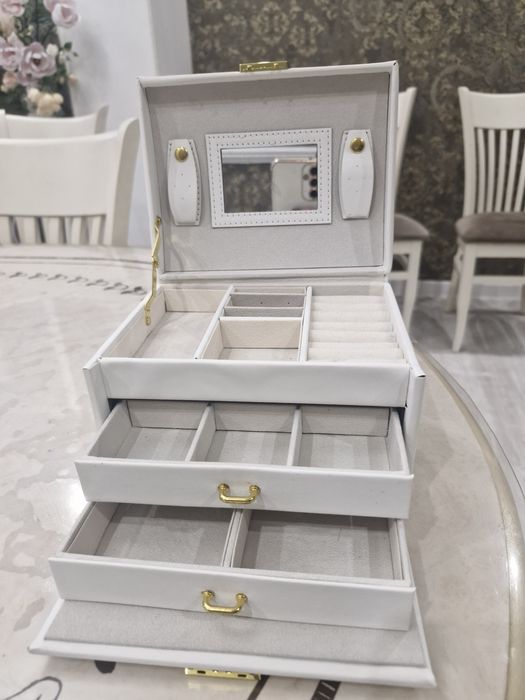 Шкатулка для украшений