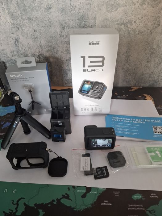 Gopro 13 BLACK  como nova com vários extras e carregador  e 3 batarias