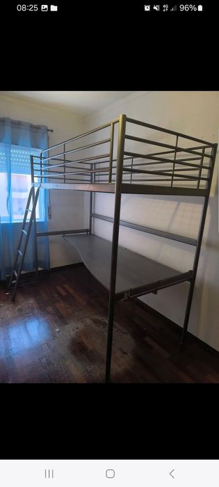 Cama alta beliche com secretária