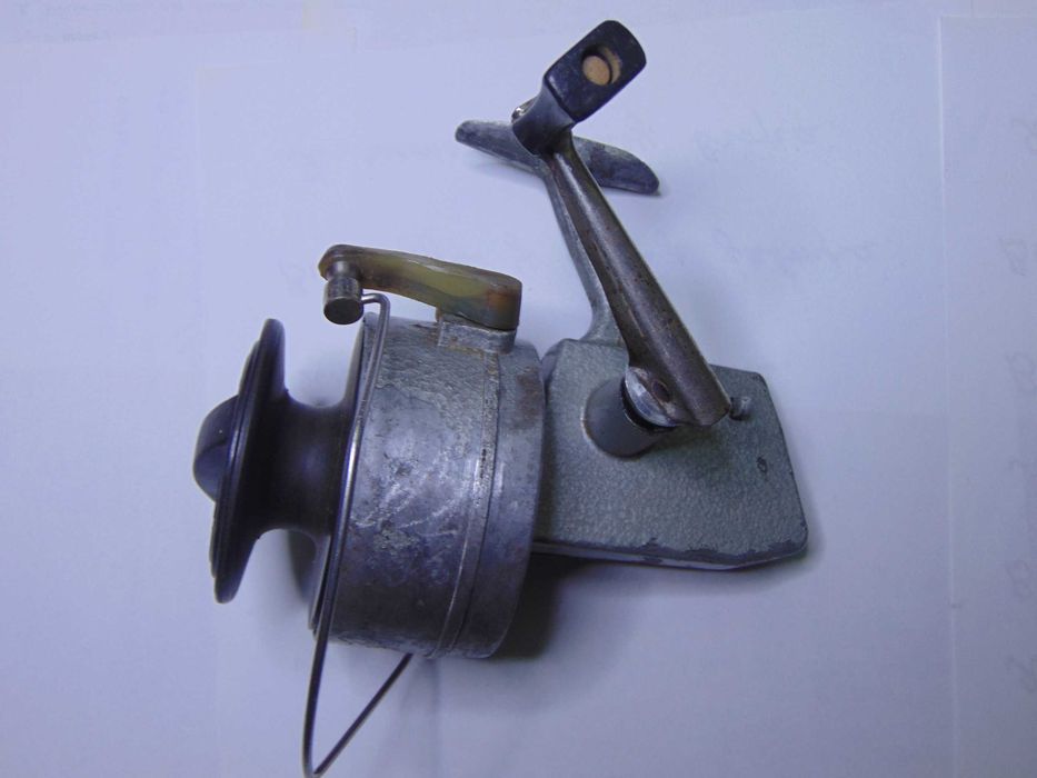 Безынерционная рыболовная катушка "Дельфин"