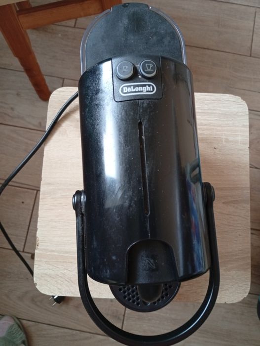 Капсульна кофеварка DeLonghi Nespresso