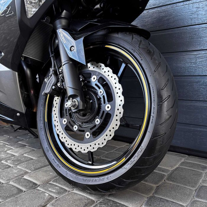 Продам мотоцикл Kawasaki Ninja 400 (3182)