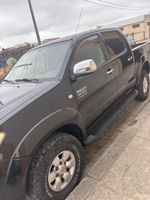 Toyota Hilux 3.0 D-4D Tracker — Cabine Dupla 4x4