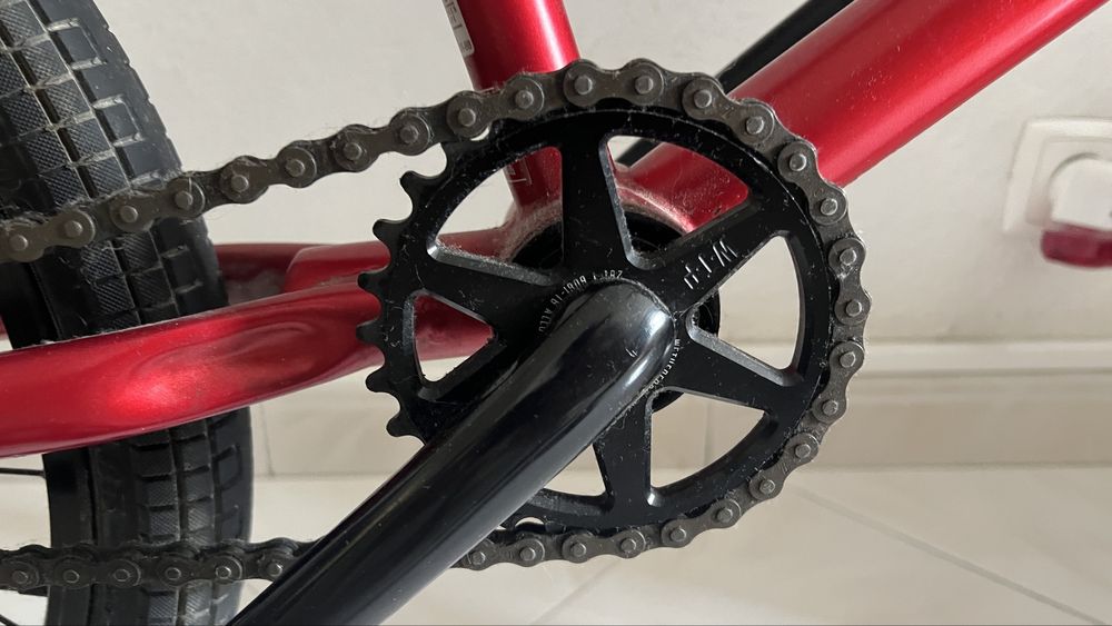 Bmx com rodas de 20”