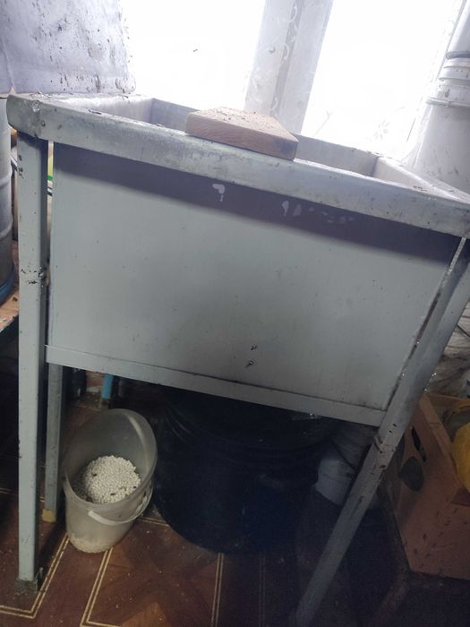 продам стіл для розпічатування меду