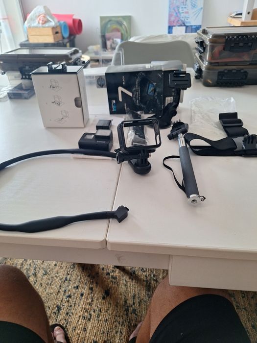 Go Pro 7 , com tudo que é acessório e duas baterias como novo