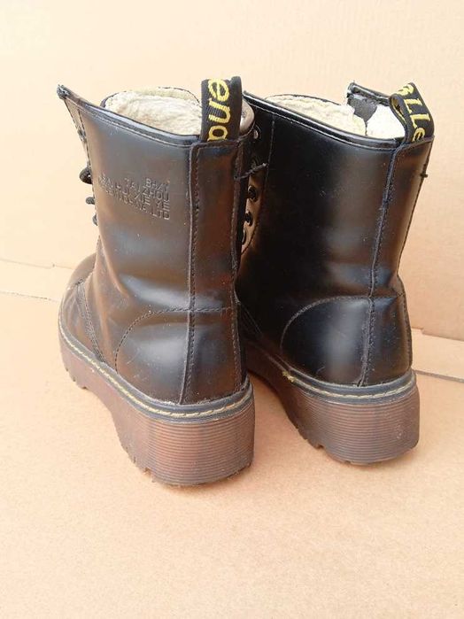 Взуття зимове. Розм. 37.5  Черевики на платформі. Зима.