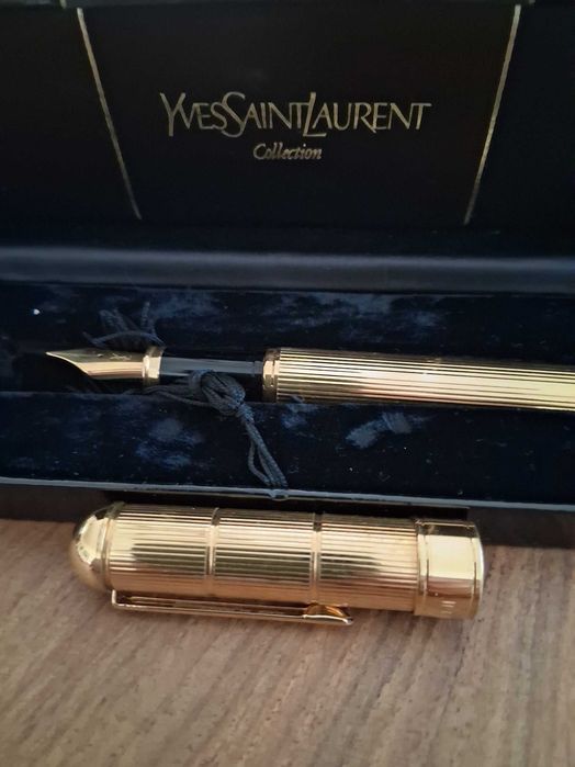 Caneta tinta permanente YveSaintLaurent