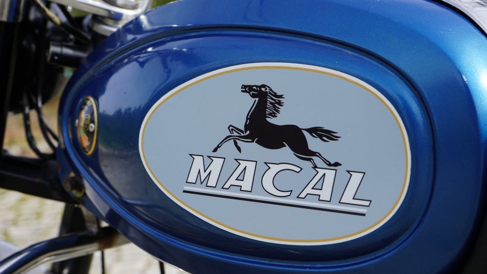 Várias motorizadas para despachar
