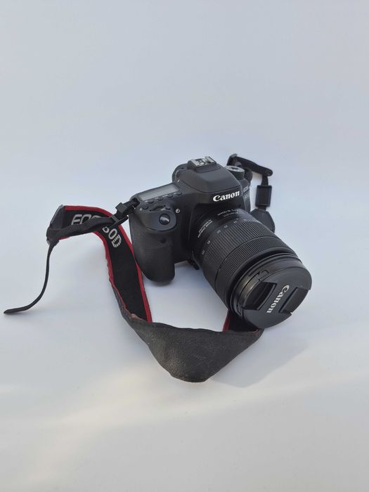 Canon EOS 80D + obiektyw 18-135mm IS USM. Zadbany zestaw