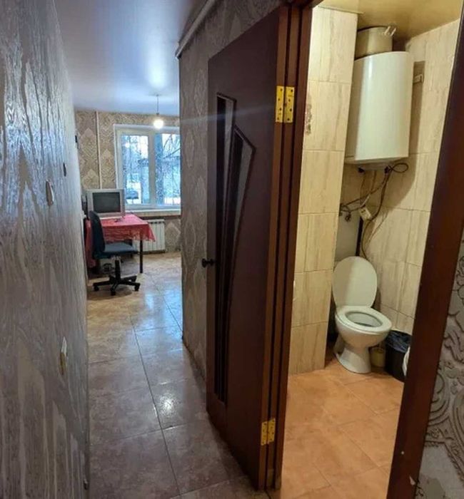 Продам 2-к квартиру (двухсторонняя, 51м2) на ж/м Красный Камень