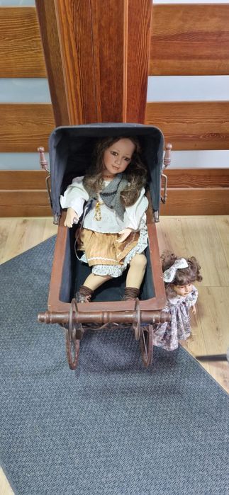 Wózek z lakami.   .