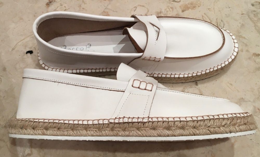 Mocassins brancos em pele tamanho 44 novos com caixa