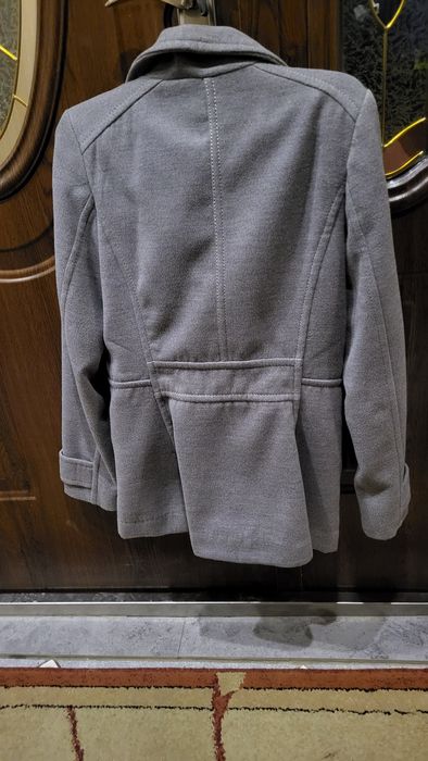 Płaszczyk szary, krótki