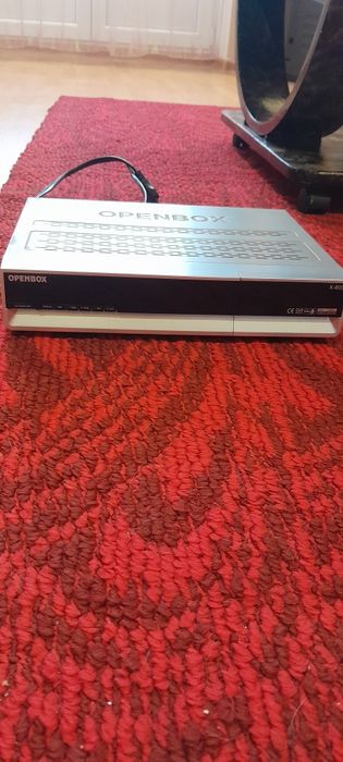 Продам  спутниковый тюнер